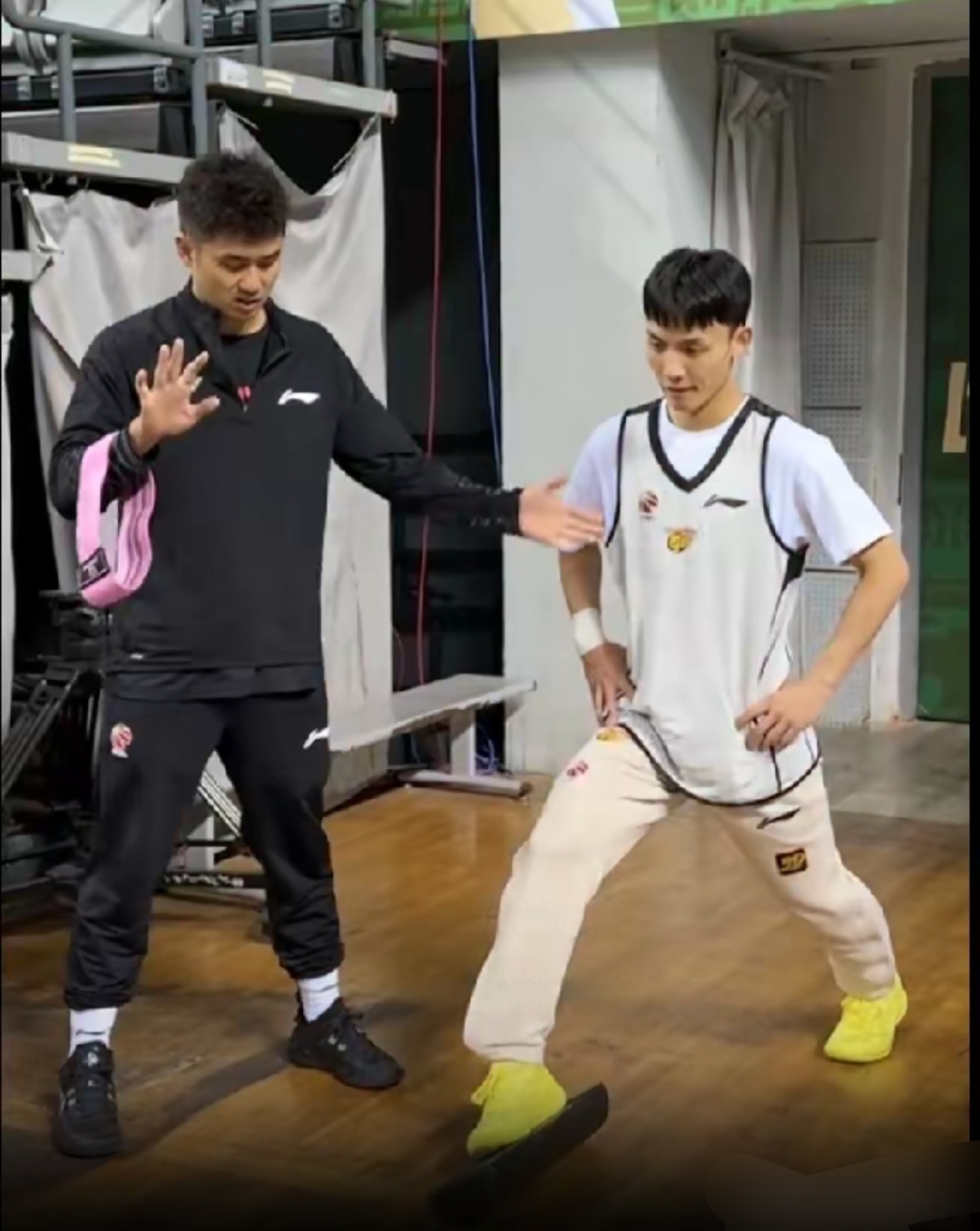 米兰体育入口-广东宏远队在比赛中经历场内外挑战，坚守胜利的简单介绍