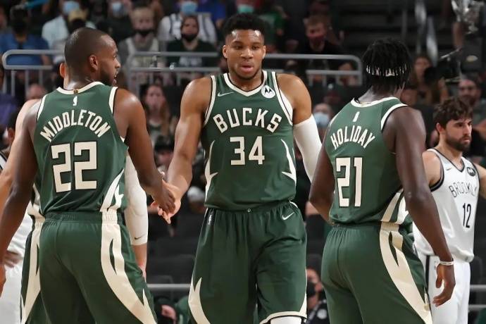 米兰体育在线-雄鹿对阵活塞，谁将成为赛场上的赢家？的简单介绍