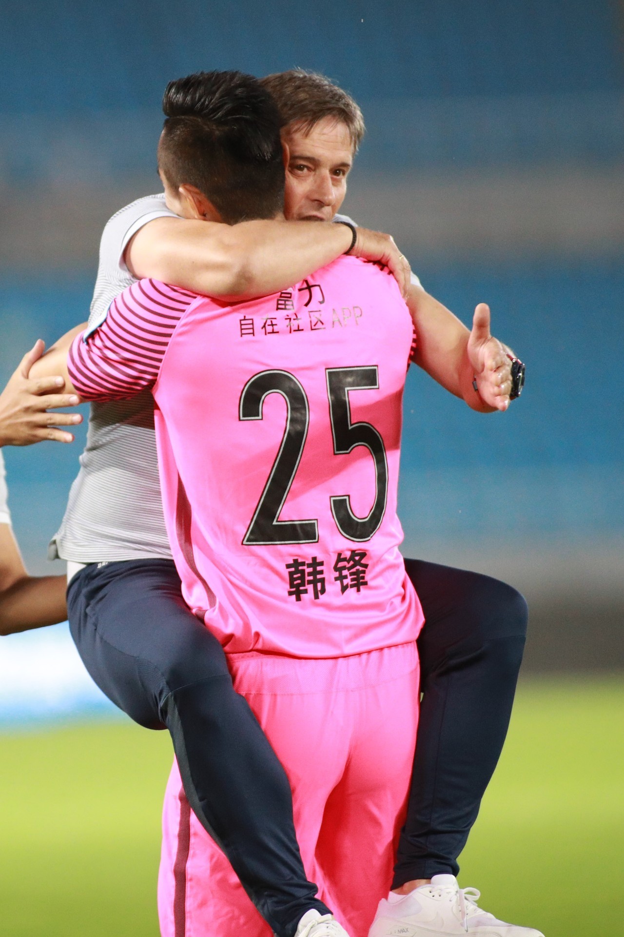 包含广州富力惊险获胜，上升排名的词条