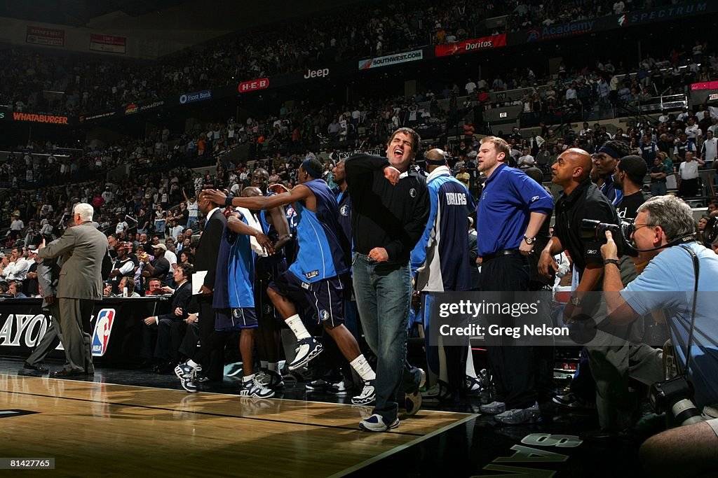 米兰体育馆-包含灰熊取得四连胜，小牛遭遇三连败的词条