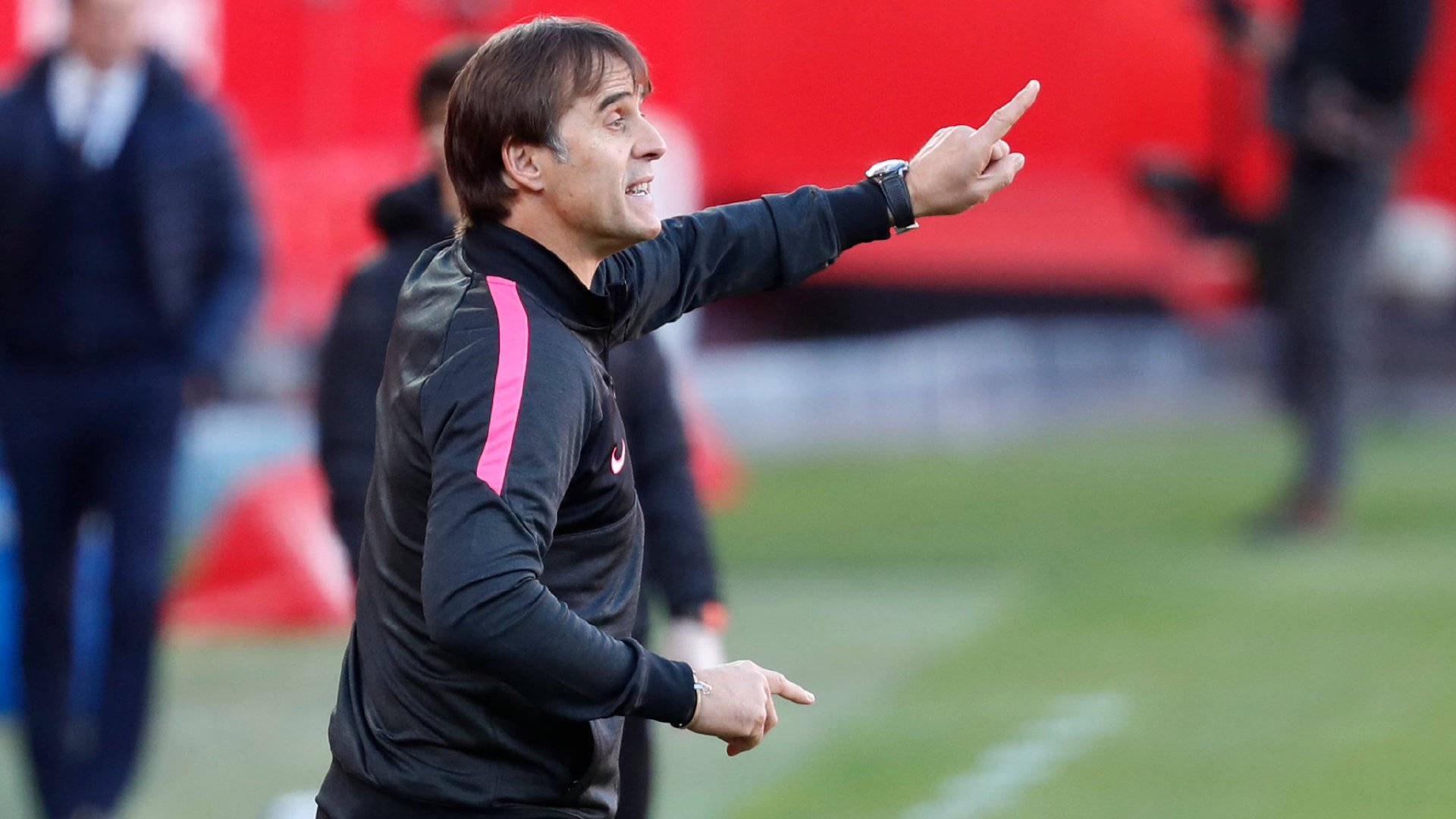 皇马客场惜败曼联，马夏尔首开纪录的简单介绍