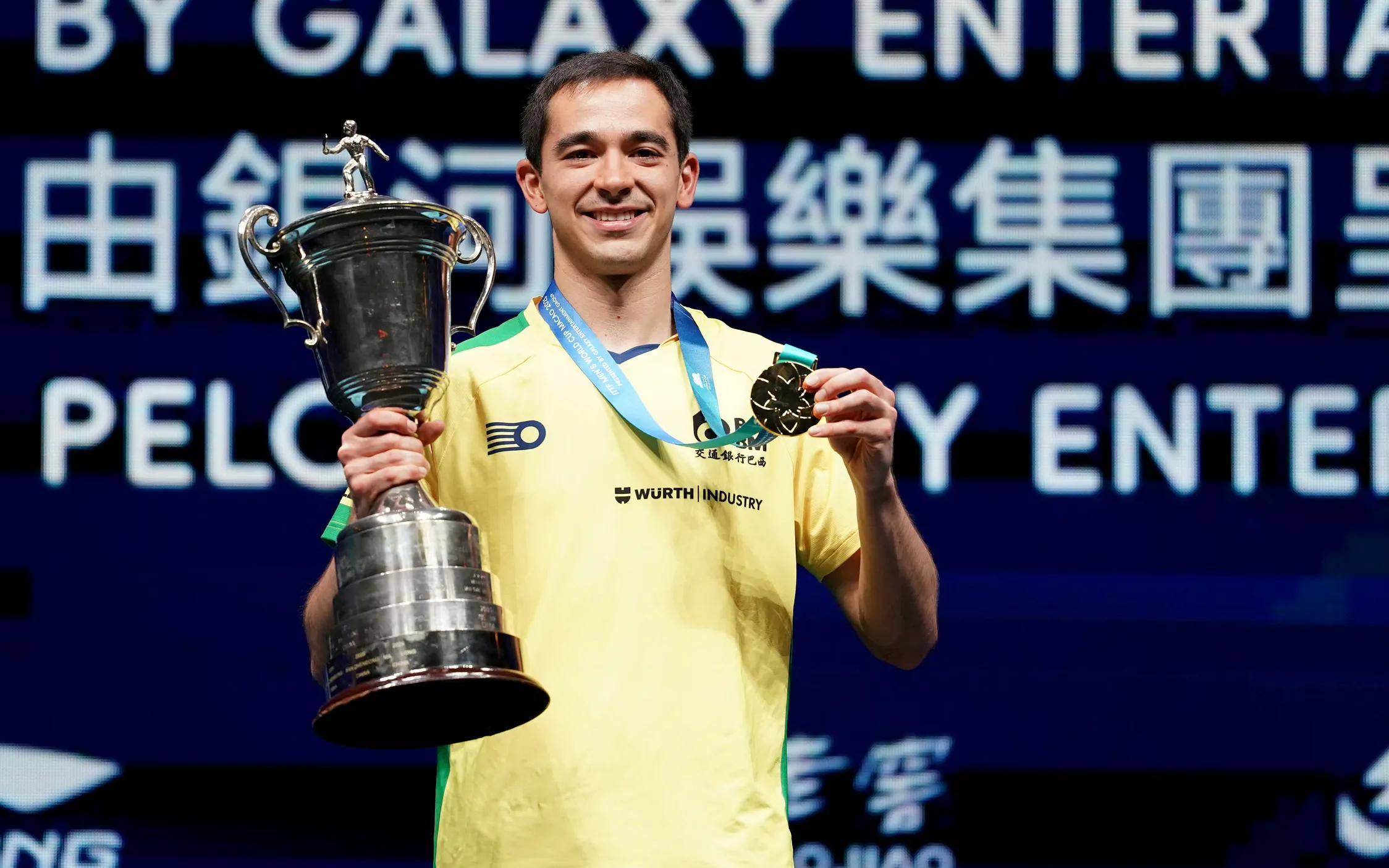 波兰运动员崭露头角，一路击败强手夺冠