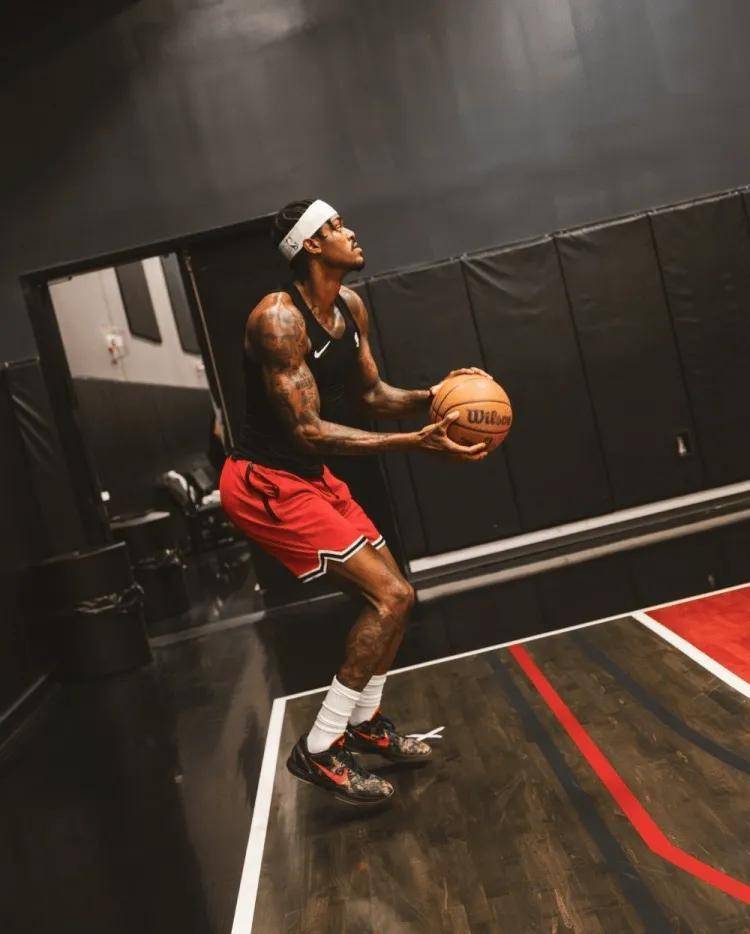 米兰体育视频-球员训练备战艰苦，准备状态引分析的简单介绍