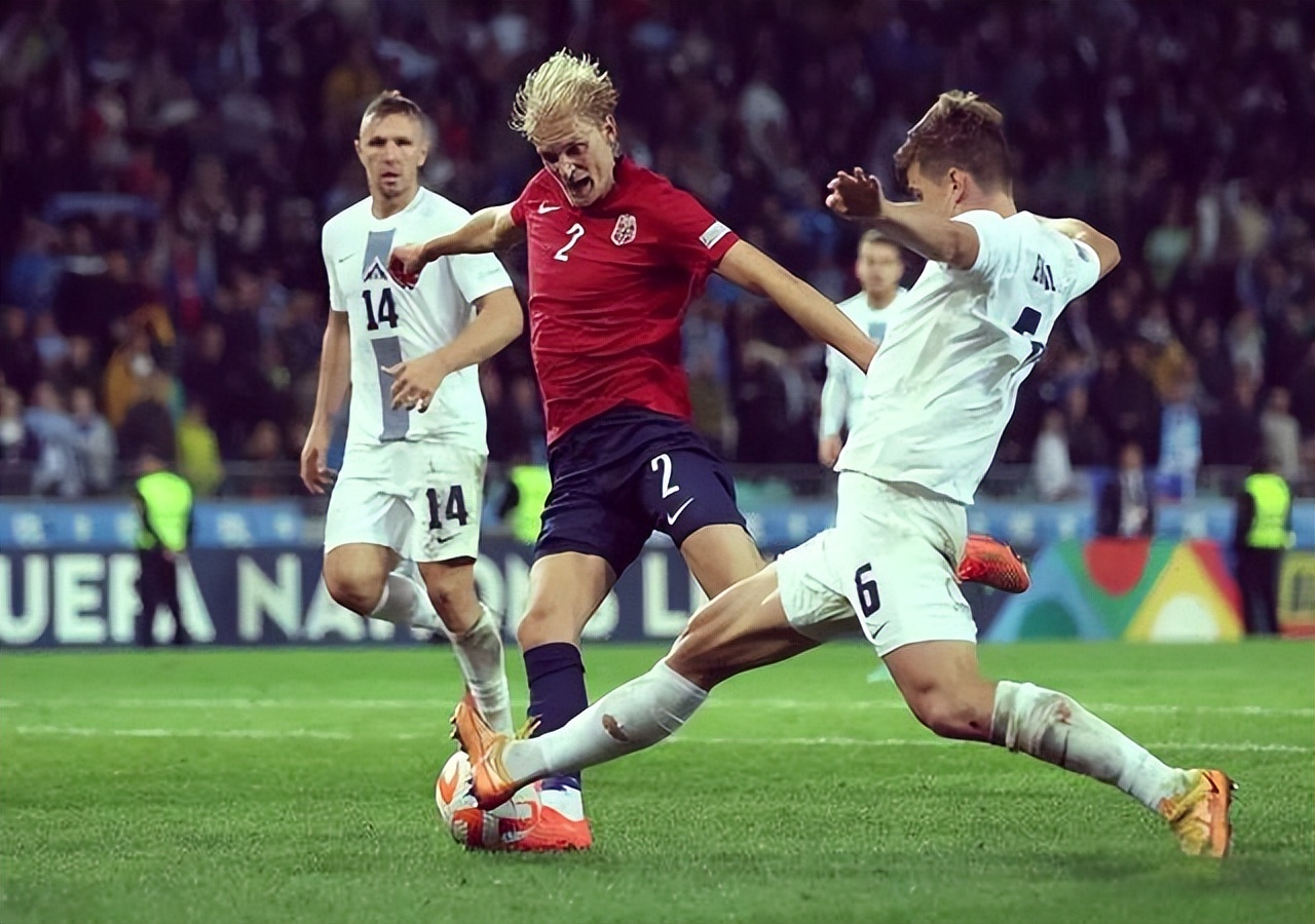 瑞典队在欧国联比赛中大获全胜