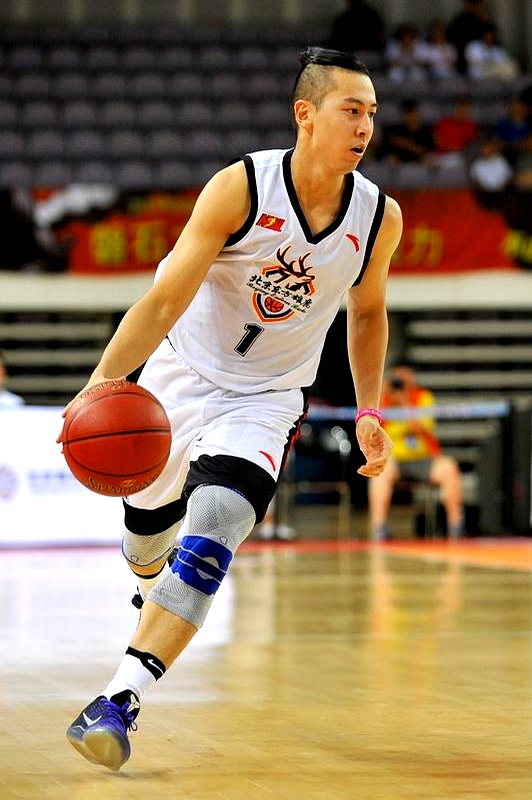 关于广东华南虎再次夺得CBA冠军，球队士气高涨的信息