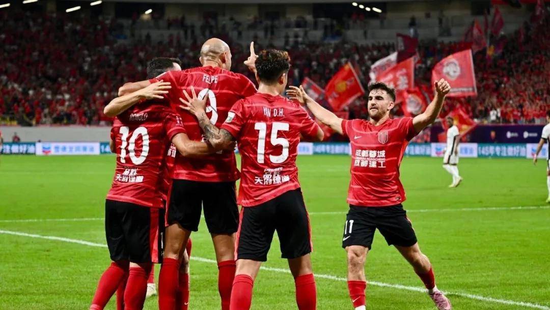 观点:中超球队在赛场上实力不凡,给人留下深刻印象的简单介绍 观点:中超球队在赛场上实力不凡,给人留下深刻印象的简单介绍