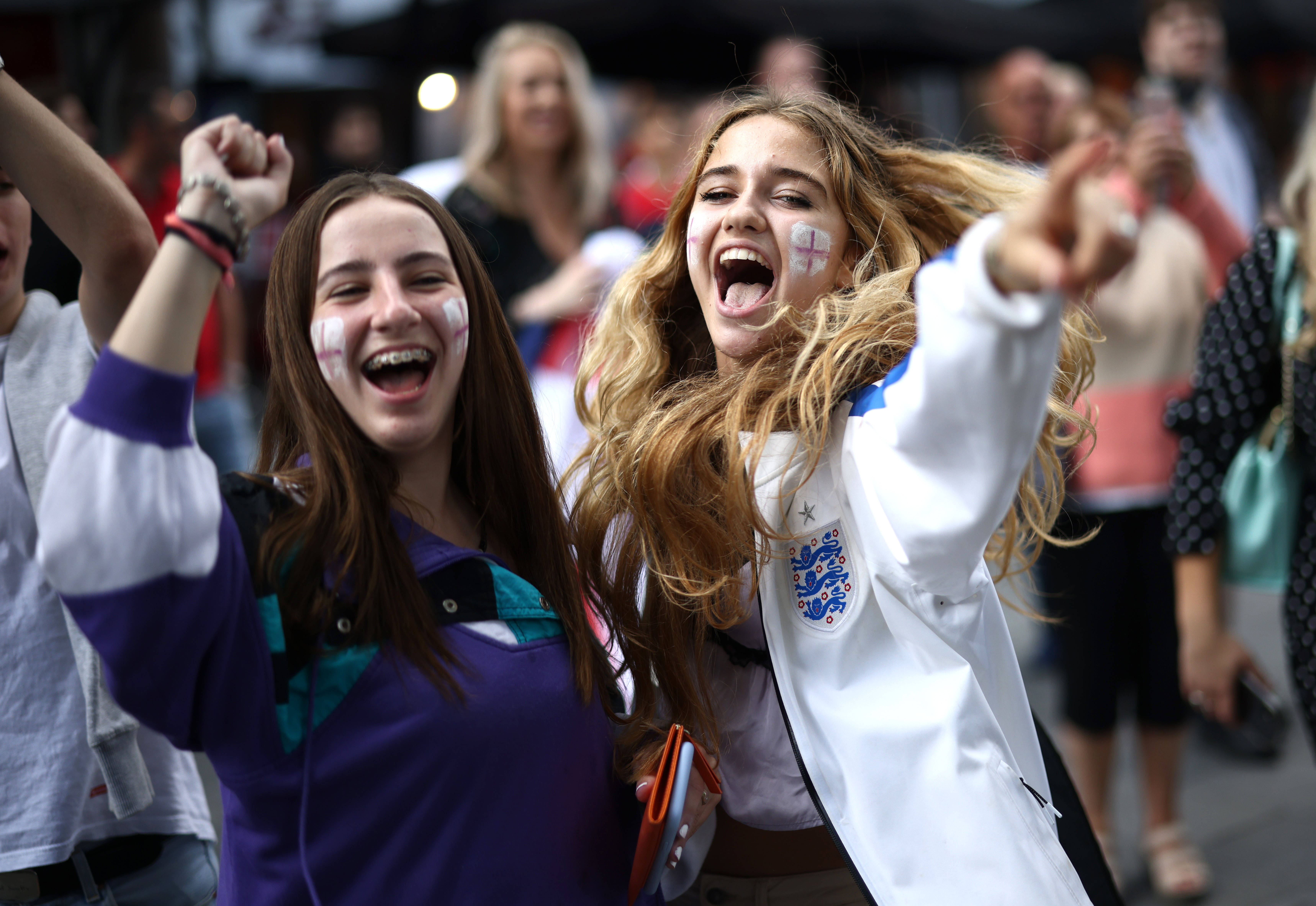 体育场上的精彩瞬间让球迷们眼前一亮