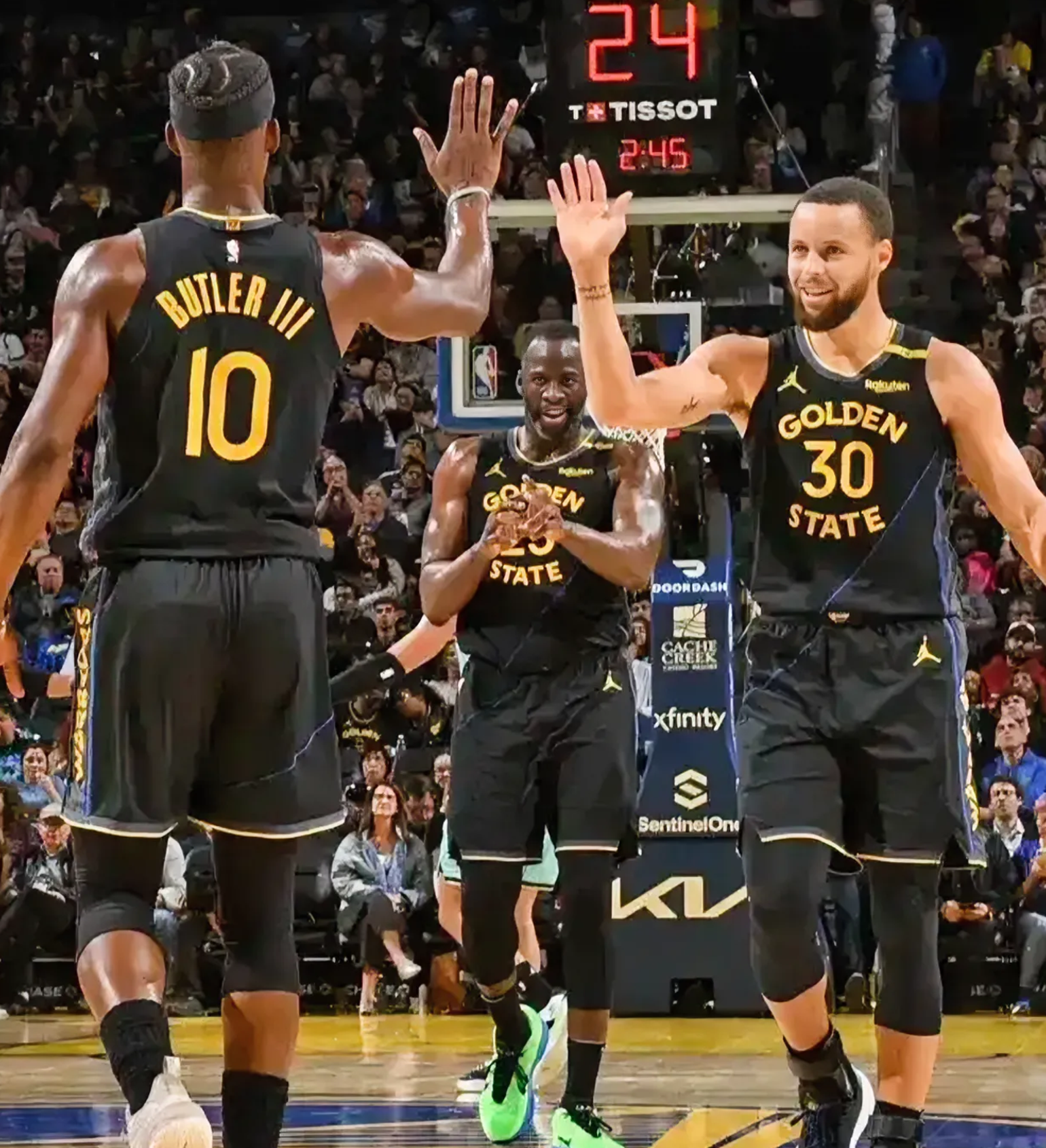 关于黄蜂击败步行者,罗齐尔关键三分绝杀!的信息 关于黄蜂击败步行者,罗齐尔关键三分绝杀!的信息