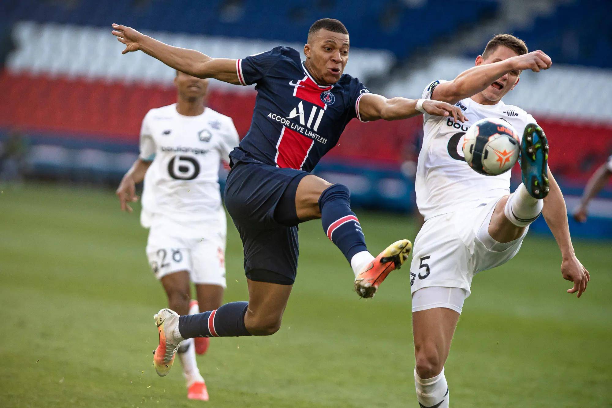 里尔惜败巴黎圣日耳曼,实力不容小觑的简单介绍 里尔惜败巴黎圣日耳曼,实力不容小觑的简单介绍